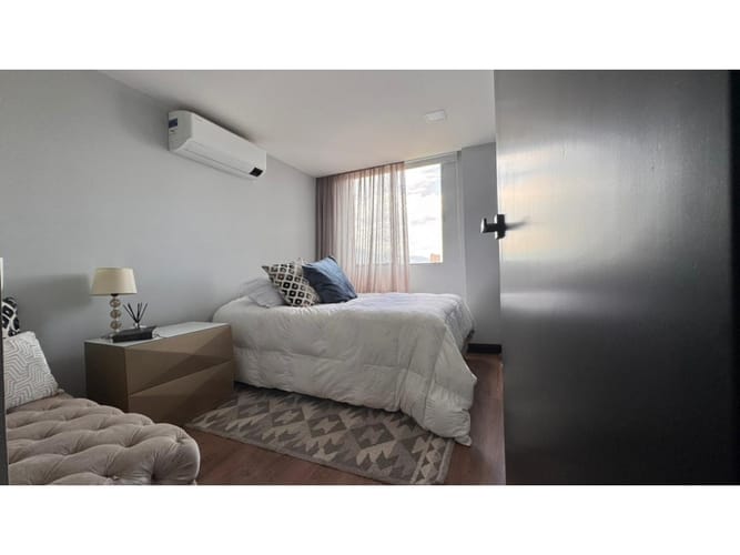 Apartamento de 2 alcobas en arriendo en El Poblado, Medellín, 84 m² · foto 4 de 10