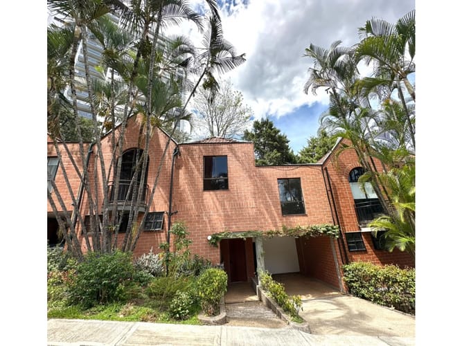 Casa de 4 alcobas en venta en El Poblado, Medellín, 224 m² · foto 12 de 24