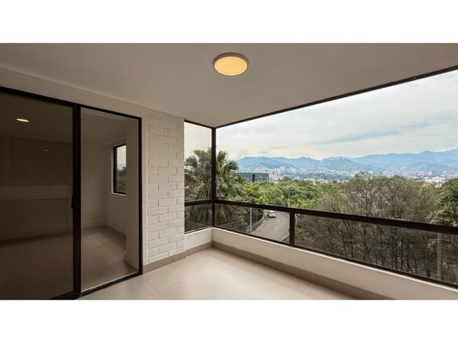 Apartamento de 4 alcobas en venta en El Poblado, Medellín, 150 m² · foto 3 de 24