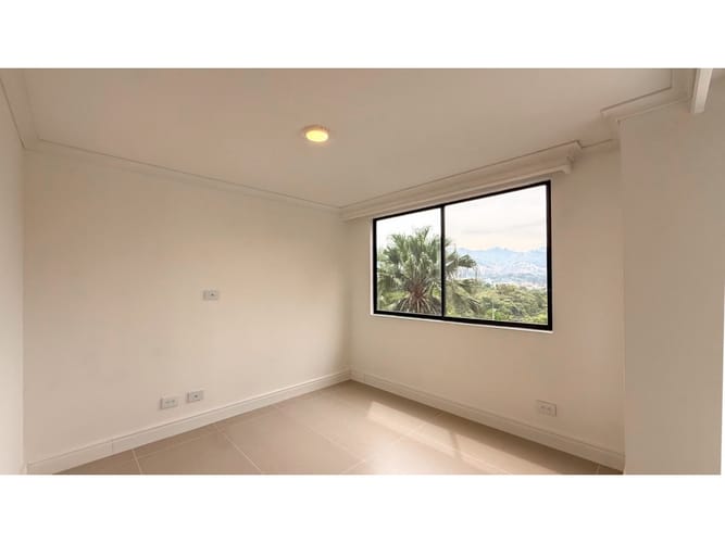 Apartamento de 4 alcobas en venta en El Poblado, Medellín, 150 m² · foto 5 de 24