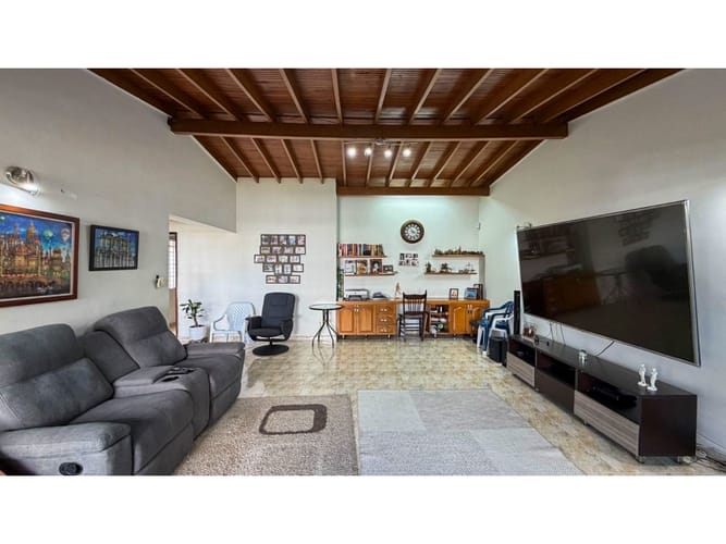 Casa de 4 alcobas en venta en Laureles, Medellín, 220 m² · foto 2 de 24