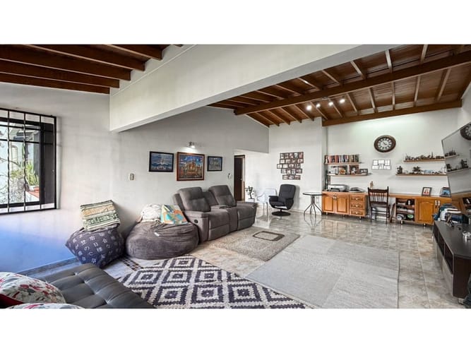 Casa de 4 alcobas en venta en Laureles, Medellín, 220 m² · foto 6 de 24