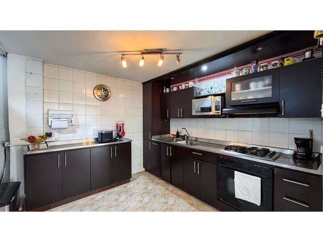 Casa de 4 alcobas en venta en Laureles, Medellín, 220 m² · foto 13 de 24