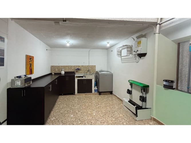 Casa de 4 alcobas en venta en Laureles, Medellín, 220 m² · foto 19 de 24