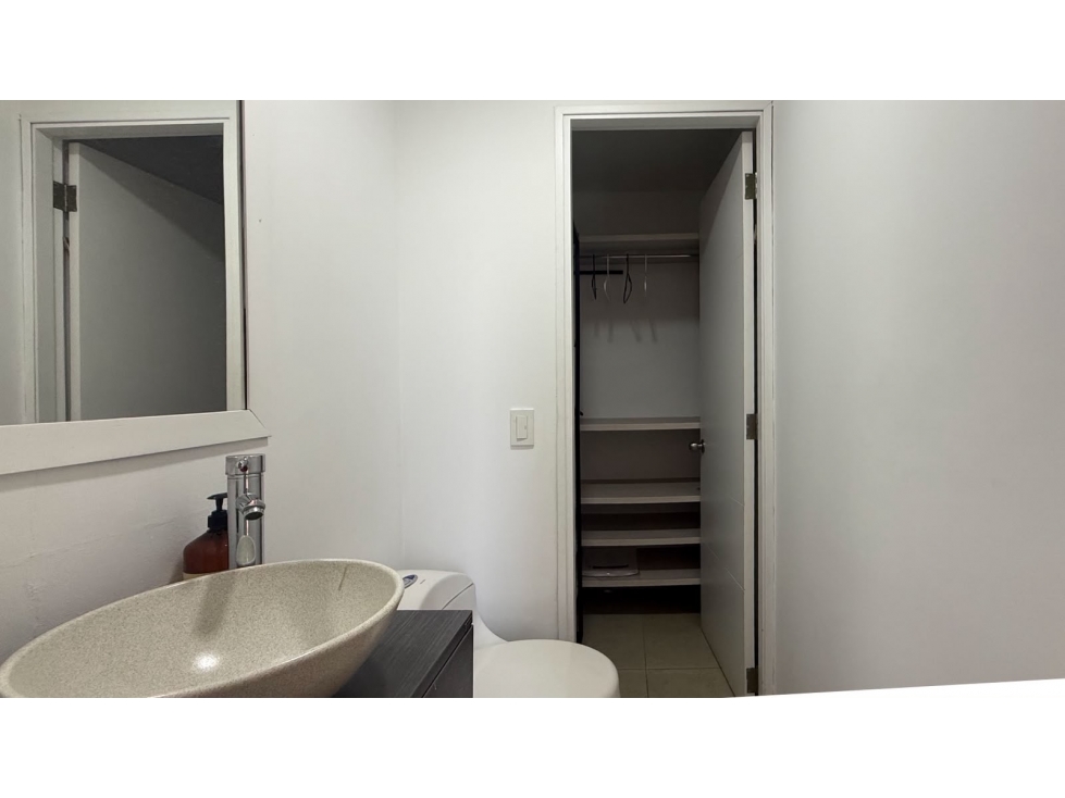 Apartamento en arriendo en El Poblado, Medellín · foto 22 de 24
