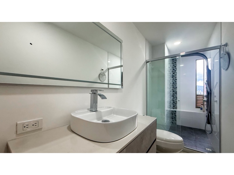 Apartamento en arriendo en El Poblado, Medellín · foto 23 de 24