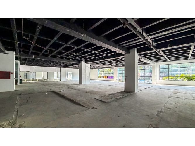 Local en arriendo en Laureles, Medellín, 760 m² · foto 5 de 19