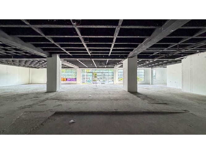 Local en arriendo en Laureles, Medellín, 760 m² · foto 8 de 19