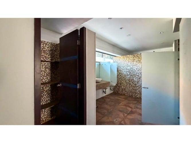 Local en arriendo en Laureles, Medellín, 760 m² · foto 13 de 19