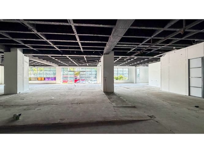 Local en arriendo en Laureles, Medellín, 760 m² · foto 14 de 19
