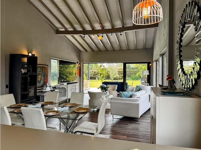 Casa de 4 alcobas en venta en Llano Grande, Rionegro, 305 m² · foto 2 de 24