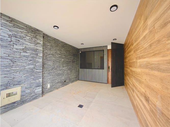 Casa de 4 alcobas en venta en Barro Blanco, Rionegro, 220 m² · foto 3 de 24
