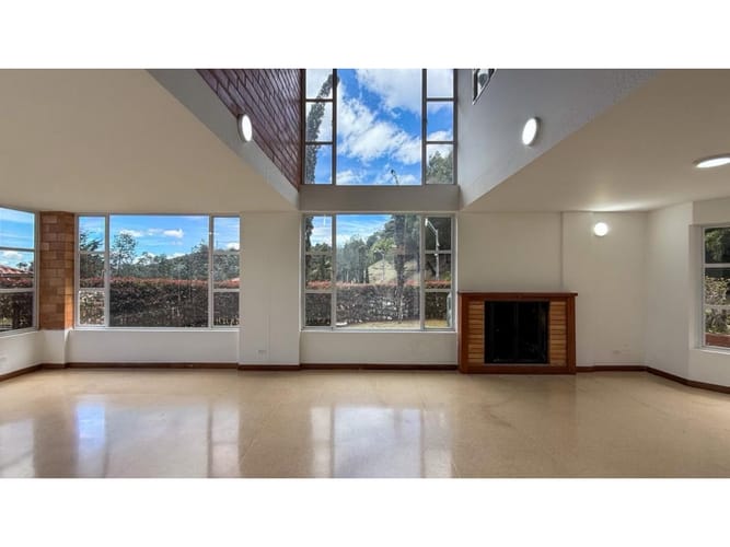 Casa de 6 alcobas en venta en Carrizales, Envigado, 350 m² · foto 4 de 24