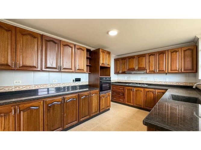 Casa de 6 alcobas en venta en Carrizales, Envigado, 350 m² · foto 9 de 24