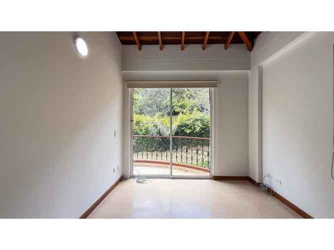 Casa de 6 alcobas en venta en Carrizales, Envigado, 350 m² · foto 23 de 24