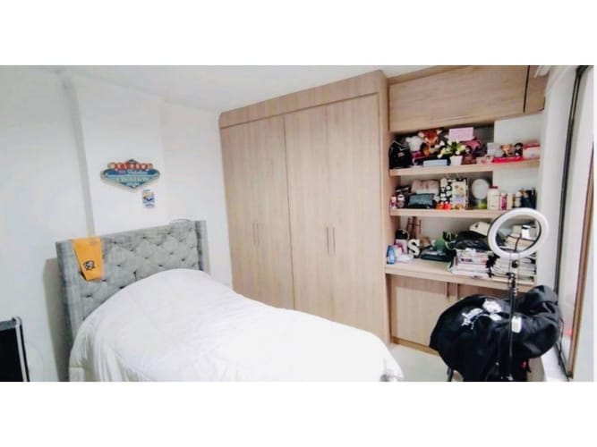 Apartamento de 3 alcobas en venta en Lorena, Medellín, 152 m² · foto 3 de 12