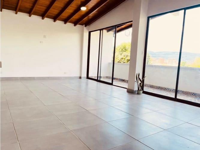 Apartamento de 4 alcobas en venta en Bolivariana, Medellín, 212 m² · foto 4 de 21