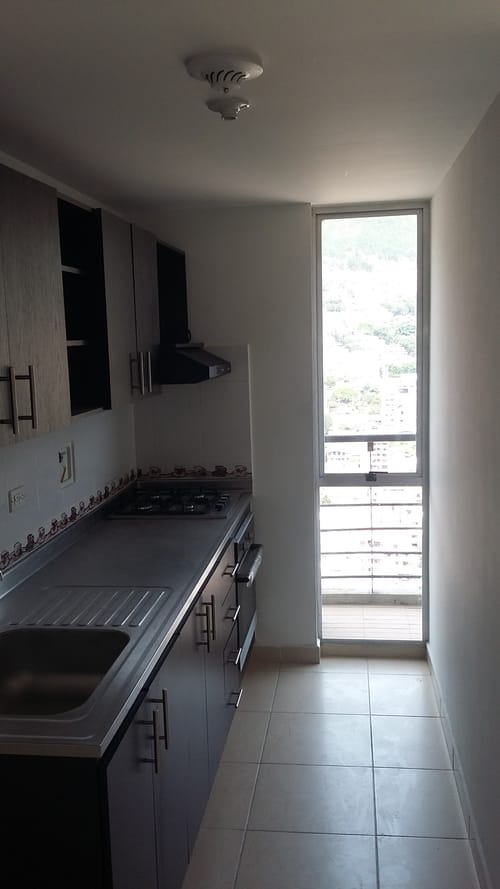 Apartamento de 3 alcobas en venta en Niquia, Bello, 69 m² · foto 2 de 20