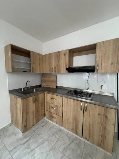 Apartamento de 3 alcobas en arriendo en Campo Alegre, Medellín, 100 m² · foto 2 de 21