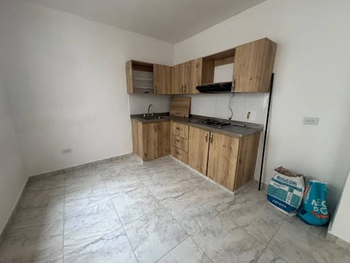 Apartamento de 3 alcobas en arriendo en Campo Alegre, Medellín, 100 m² · foto 4 de 21