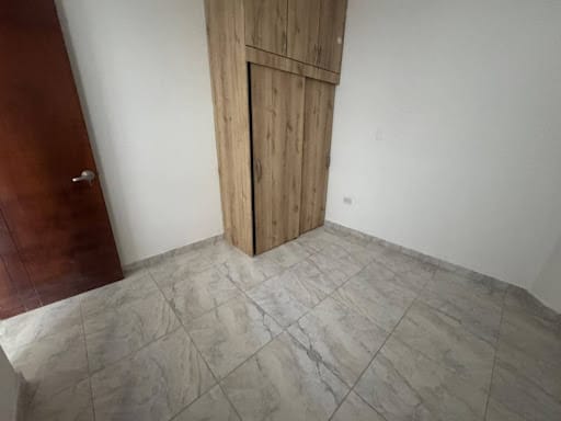 Apartamento de 3 alcobas en arriendo en Campo Alegre, Medellín, 100 m² · foto 9 de 21