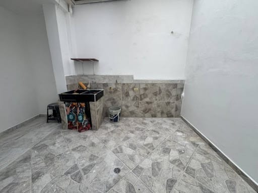 Apartamento de 3 alcobas en arriendo en Campo Alegre, Medellín, 100 m² · foto 10 de 21