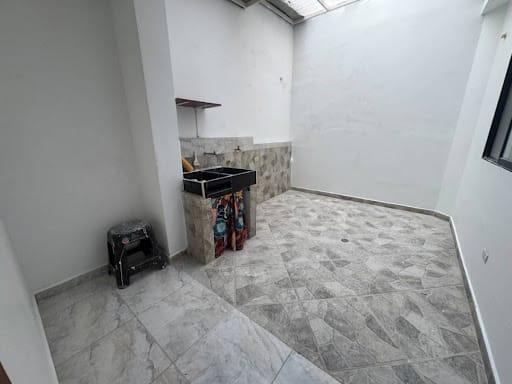 Apartamento de 3 alcobas en arriendo en Campo Alegre, Medellín, 100 m² · foto 14 de 21