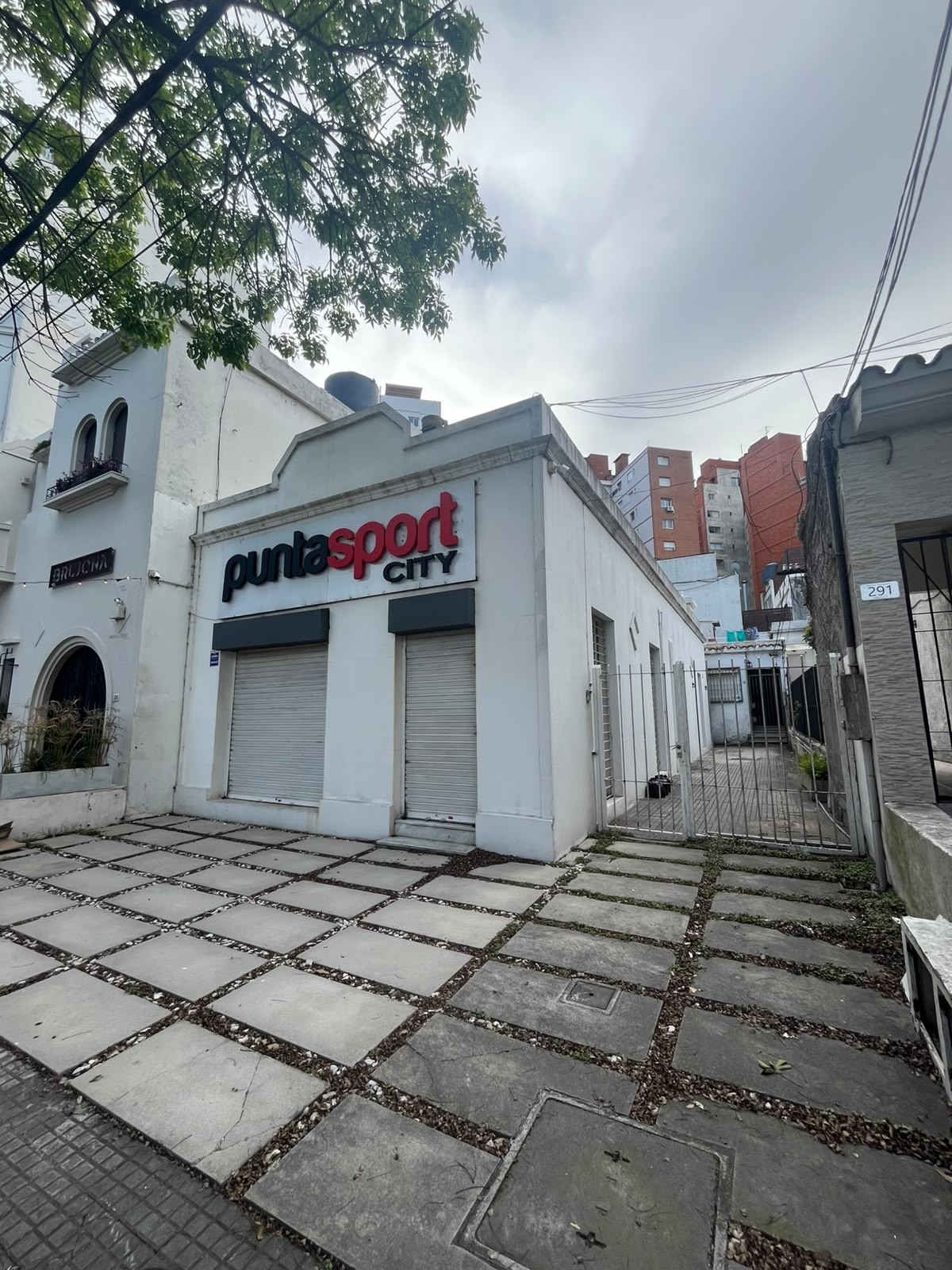 Oficina o Local de 100 m2 a metros del Punta Carretas Shopping