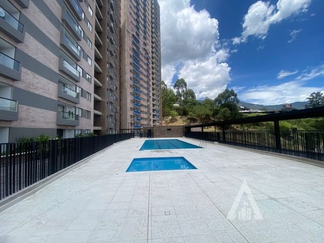 Apartamento de 3 alcobas en arriendo en Granizal, Medellín, 77 m² · foto 7 de 20