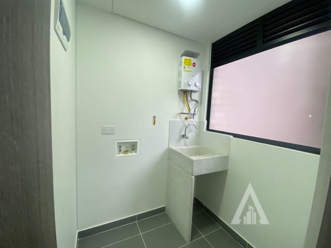 Apartamento de 3 alcobas en arriendo en Granizal, Medellín, 77 m² · foto 9 de 20