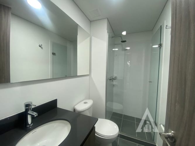 Apartamento de 3 alcobas en arriendo en Granizal, Medellín, 77 m² · foto 12 de 20