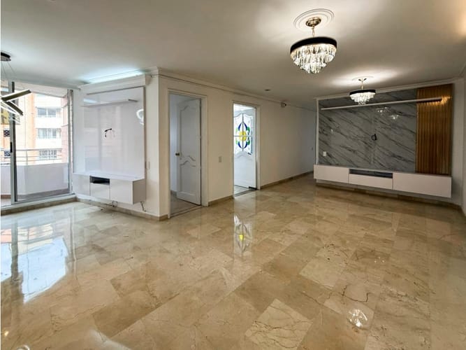 Apartamento de 4 alcobas en venta en Laureles, Medellín, 150 m² · foto 6 de 24