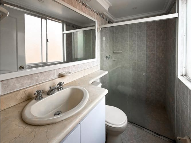 Apartamento de 4 alcobas en venta en Laureles, Medellín, 150 m² · foto 8 de 24