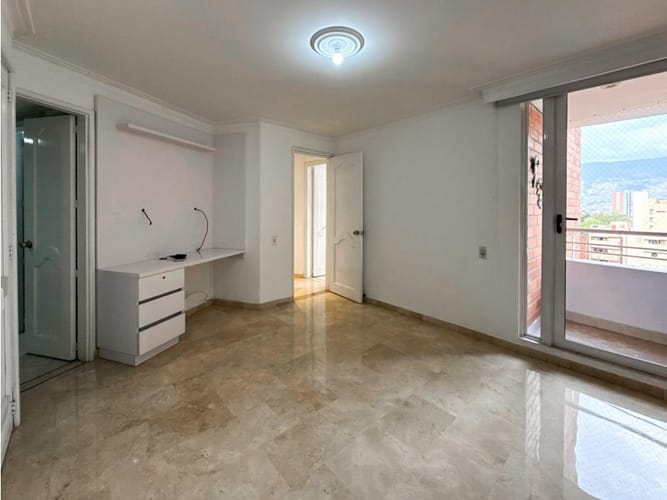 Apartamento de 4 alcobas en venta en Laureles, Medellín, 150 m² · foto 23 de 24