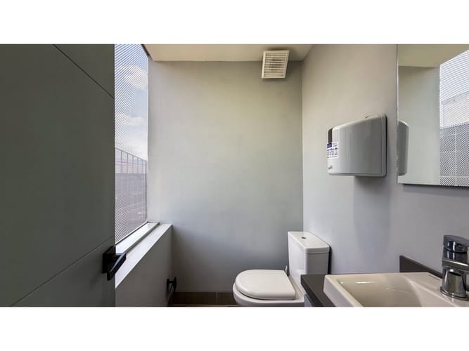 Oficina en arriendo en El Poblado, Medellín, 60 m² · foto 6 de 13