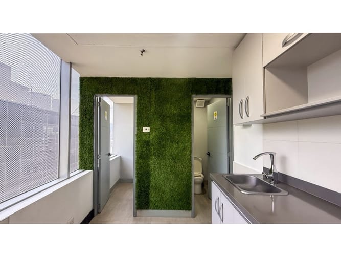 Oficina en arriendo en El Poblado, Medellín, 60 m² · foto 8 de 13