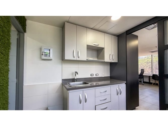 Oficina en arriendo en El Poblado, Medellín, 60 m² · foto 13 de 13
