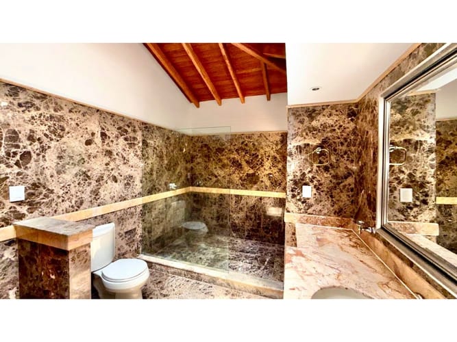 Casa de 3 alcobas en venta en La Calera, Medellín, 579 m² · foto 6 de 24