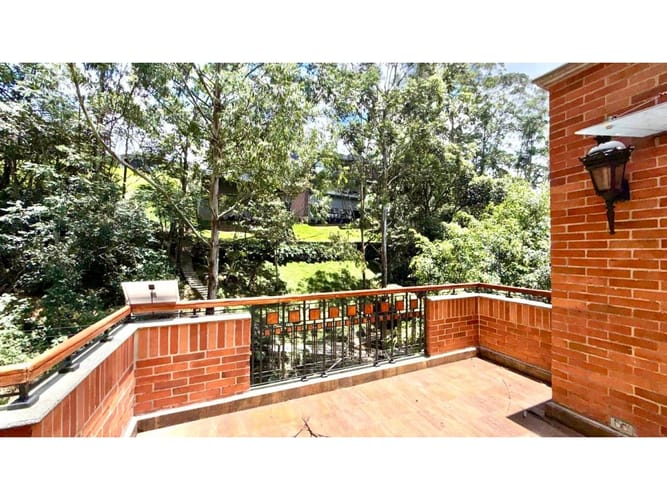 Casa de 3 alcobas en venta en La Calera, Medellín, 579 m² · foto 8 de 24