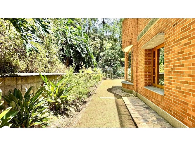 Casa de 3 alcobas en venta en La Calera, Medellín, 579 m² · foto 9 de 24