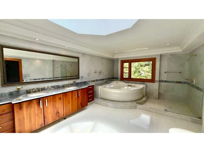Casa de 3 alcobas en venta en La Calera, Medellín, 579 m² · foto 11 de 24