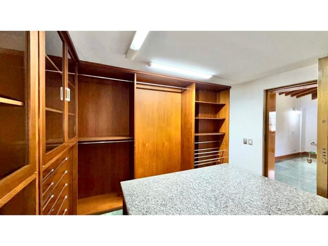 Casa de 3 alcobas en venta en La Calera, Medellín, 579 m² · foto 13 de 24