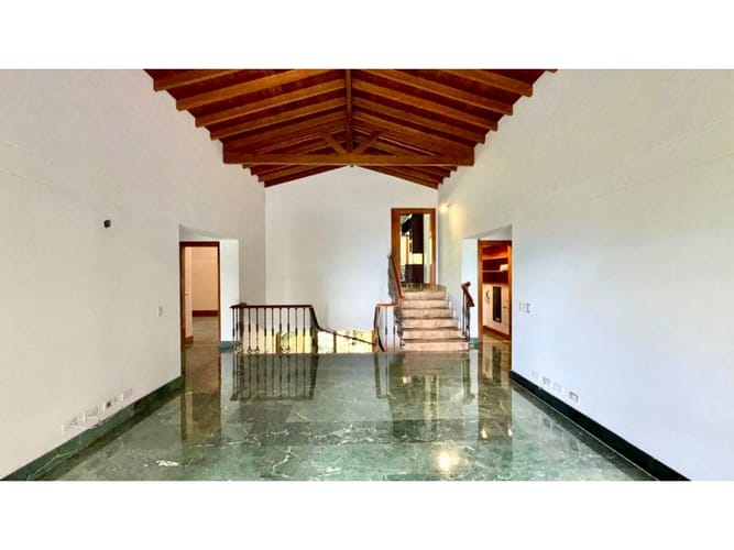 Casa de 3 alcobas en venta en La Calera, Medellín, 579 m² · foto 16 de 24