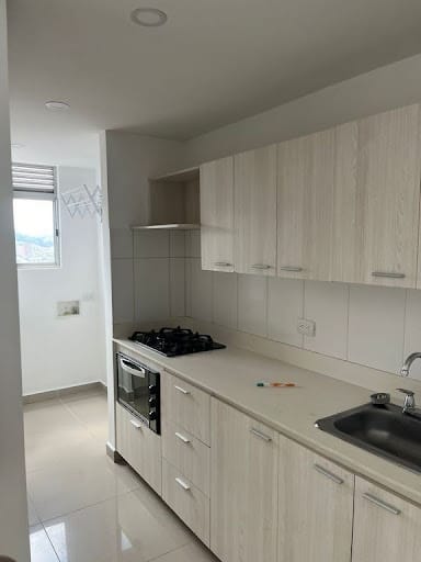 Apartamento de 3 alcobas en arriendo en Prados De Sabaneta, Sabaneta, 86 m² · foto 2 de 8