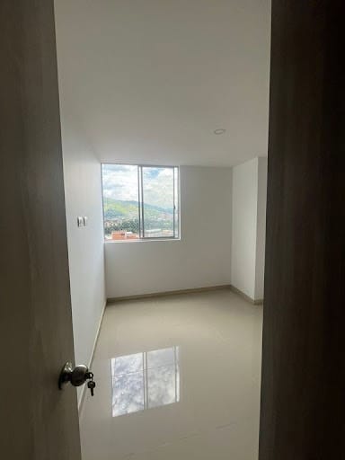 Apartamento de 3 alcobas en arriendo en Prados De Sabaneta, Sabaneta, 86 m² · foto 5 de 8