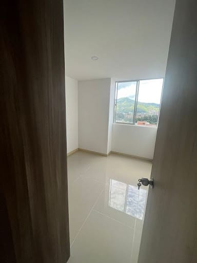 Apartamento de 3 alcobas en arriendo en Prados De Sabaneta, Sabaneta, 86 m² · foto 6 de 8