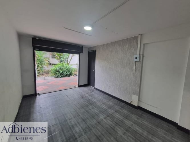 Local en arriendo en La Castellana, Medellín, 18 m² · foto 3 de 8