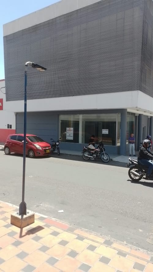Edificio en arriendo en Centro, Neiva, 900 m² · foto 2 de 11