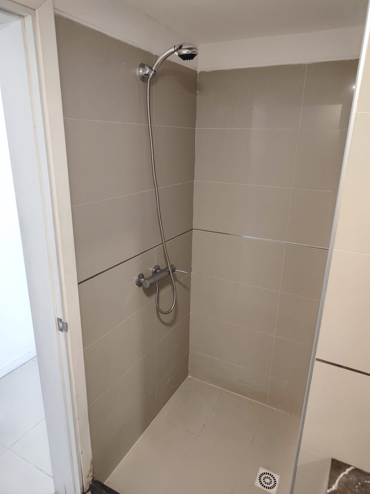 Apartamento con terraza a 1 cuadra de la playa y 2  de Montevideo Shopping · Foto 11