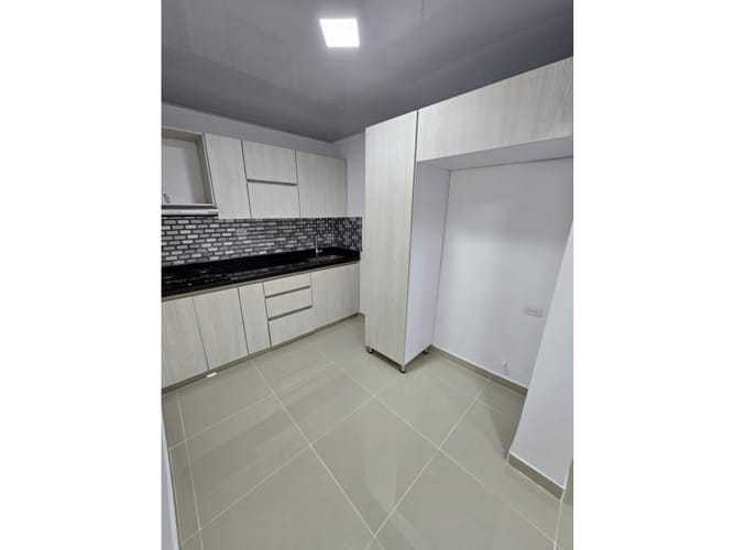 Local en arriendo en La Floresta, Medellín, 120 m² · foto 5 de 15
